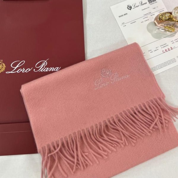 replica,repliche,fake,1:1,earrings,bracelet,ring,jewelry Novità autunno/inverno Loro Piana: sciarpa in cashmere di alta qualità (ARQ2K)