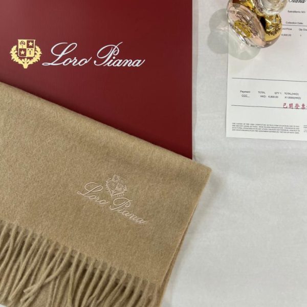 replica,repliche,fake,1:1,earrings,bracelet,ring,jewelry Novità autunno/inverno Loro Piana: sciarpa in cashmere di alta qualità (BRWFL)