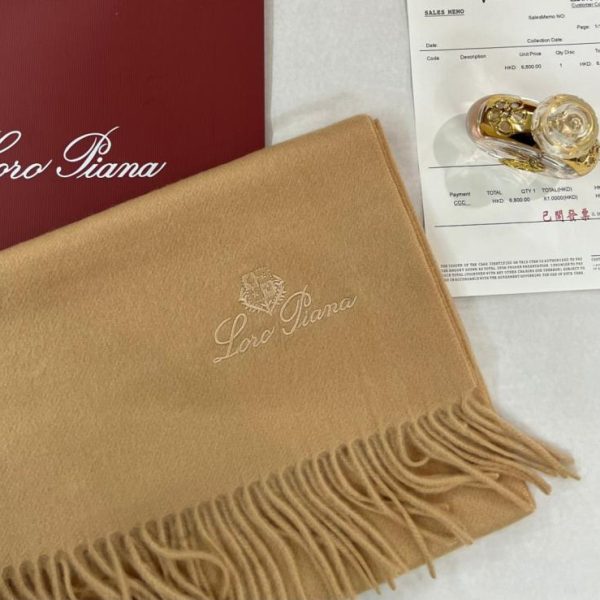 replica,repliche,fake,1:1,earrings,bracelet,ring,jewelry Novità autunno/inverno Loro Piana: sciarpa in cashmere di alta qualità (CWMZR)