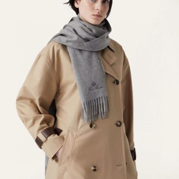 replica,repliche,fake,1:1,earrings,bracelet,ring,jewelry Nuova collezione autunno/inverno di Loro Piana: sciarpa in cashmere premium (ZISWA)