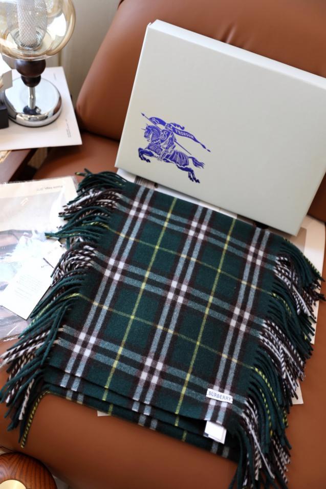 replica,repliche,fake,1:1,earrings,bracelet,ring,jewelry Sciarpa in cashmere con nappe grandi Burberry (8B905) replica,repliche,fake,1:1,earrings,bracelet,ring,jewelry Sciarpa in cashmere con nappe grandi Burberry (8B905)