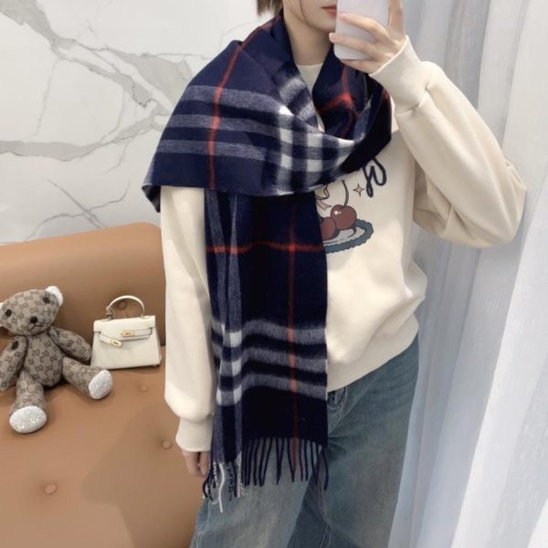 replica,repliche,fake,1:1,earrings,bracelet,ring,jewelry Sciarpa classica in cashmere a quadri di Burberry (5YSA7)