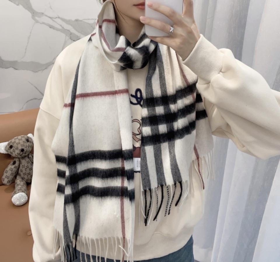 replica,repliche,fake,1:1,earrings,bracelet,ring,jewelry Sciarpa classica in cashmere a quadri di Burberry (T2XYI) replica,repliche,fake,1:1,earrings,bracelet,ring,jewelry Sciarpa classica in cashmere a quadri di Burberry (T2XYI)