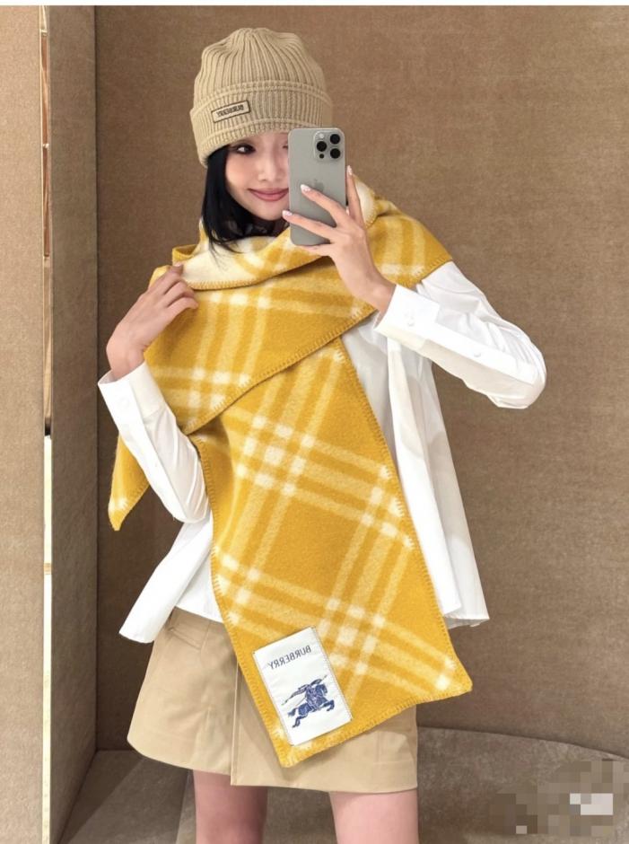 replica,repliche,fake,1:1,earrings,bracelet,ring,jewelry Sciarpa Burberry in misto cashmere e lana (con cappuccio) (3BN55) replica,repliche,fake,1:1,earrings,bracelet,ring,jewelry Sciarpa Burberry in misto cashmere e lana (con cappuccio) (3BN55)