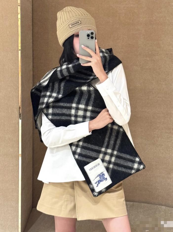 replica,repliche,fake,1:1,earrings,bracelet,ring,jewelry Sciarpa Burberry in misto cashmere e lana (con cappuccio) (RLVTH) replica,repliche,fake,1:1,earrings,bracelet,ring,jewelry Sciarpa Burberry in misto cashmere e lana (con cappuccio) (RLVTH)