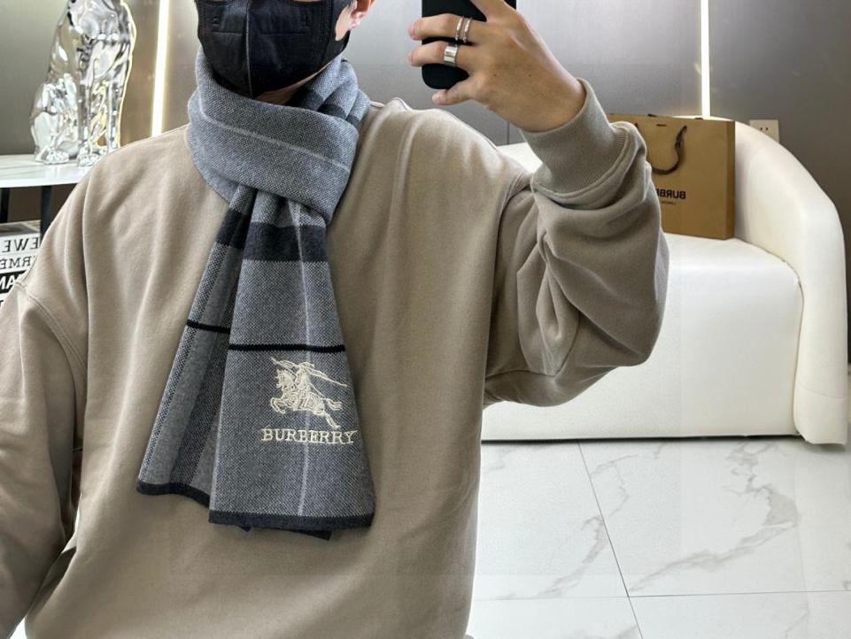 replica,repliche,fake,1:1,earrings,bracelet,ring,jewelry Sciarpa Burberry Premium da uomo con motivo classico a quadri equestri (RHQVL) replica,repliche,fake,1:1,earrings,bracelet,ring,jewelry Sciarpa Burberry Premium da uomo con motivo classico a quadri equestri (RHQVL)