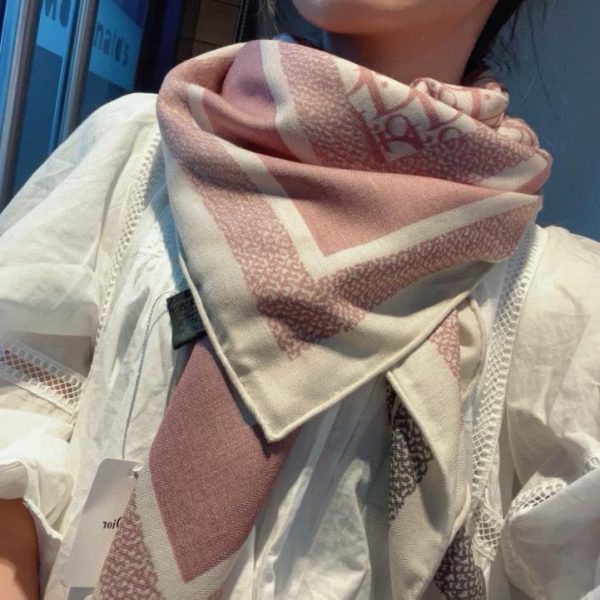 replica,repliche,fake,1:1,earrings,bracelet,ring,jewelry Dior 140 Velvet Square Scarf, sciarpa quadrata in cashmere double-face di diversi colori (2ZO30)