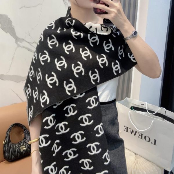 replica,repliche,fake,1:1,earrings,bracelet,ring,jewelry La nuova sciarpa nera di Chanel (KCB)