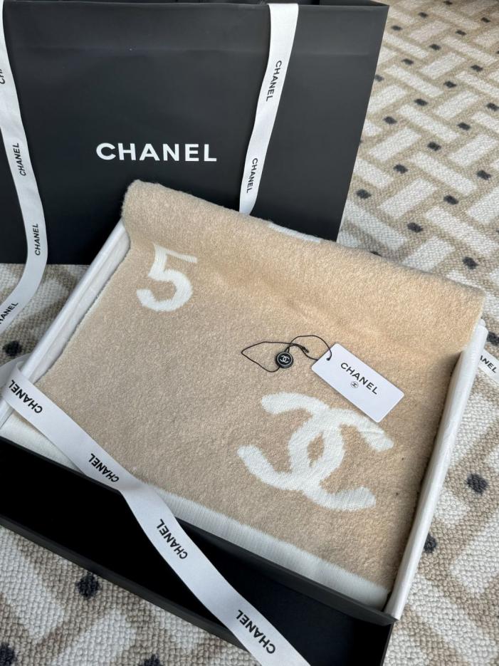 replica,repliche,fake,1:1,earrings,bracelet,ring,jewelry Sciarpa in cashmere lavorato a maglia Chanel n. 5 (K68RS) replica,repliche,fake,1:1,earrings,bracelet,ring,jewelry Sciarpa in cashmere lavorato a maglia Chanel n. 5 (K68RS)