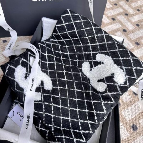 replica,repliche,fake,1:1,earrings,bracelet,ring,jewelry Sciarpa Chanel in maglia double face con motivo a rombi, extra soffice (9Q28N)