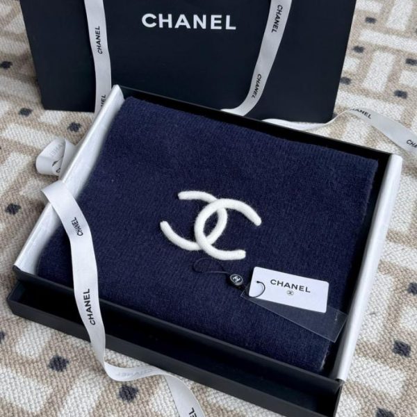 replica,repliche,fake,1:1,earrings,bracelet,ring,jewelry Sciarpa reversibile trapuntata con ananas Chanel (7CE71)