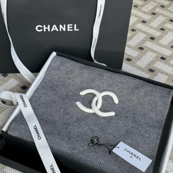 replica,repliche,fake,1:1,earrings,bracelet,ring,jewelry Sciarpa reversibile trapuntata con ananas Chanel (ARV7D)
