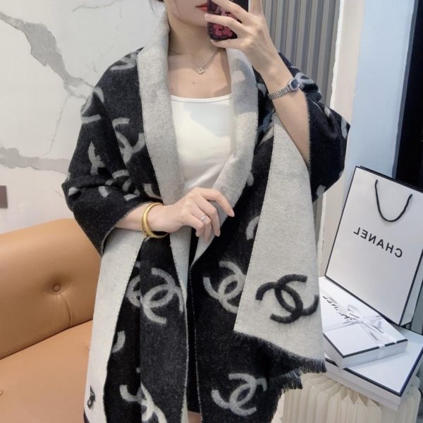 replica,repliche,fake,1:1,earrings,bracelet,ring,jewelry La nuova sciarpa/scialle double face in cashmere di Chanel (EDRRL)
