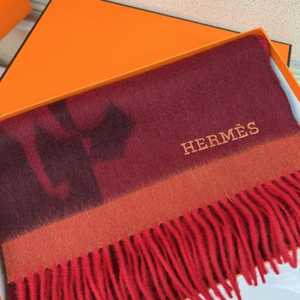 replica,repliche,fake,1:1,earrings,bracelet,ring,jewelry Sciarpa in cashmere jacquard di Hermès ispirata al mondo equestre, taglia piccola (8ZYHB)