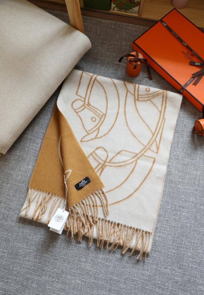 replica,repliche,fake,1:1,earrings,bracelet,ring,jewelry Scialle Hermes a doppia faccia con testa di cavallo, jacquard doppia faccia spesso (GNM56) replica,repliche,fake,1:1,earrings,bracelet,ring,jewelry Scialle Hermes a doppia faccia con testa di cavallo, jacquard doppia faccia spesso (GNM56)