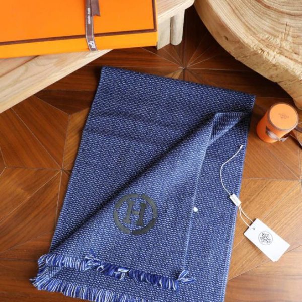 replica,repliche,fake,1:1,earrings,bracelet,ring,jewelry Sciarpa da uomo Hermes con texture a pois ed etichetta in pelle ricamata, tessuto 100% cashmere (VQ6XU)