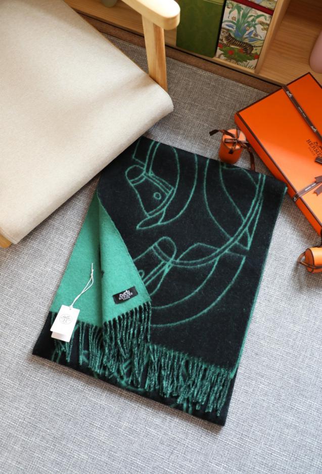 replica,repliche,fake,1:1,earrings,bracelet,ring,jewelry Scialle Hermes a doppia faccia con testa di cavallo, jacquard spesso a doppia faccia (ZAMUZ) replica,repliche,fake,1:1,earrings,bracelet,ring,jewelry Scialle Hermes a doppia faccia con testa di cavallo, jacquard spesso a doppia faccia (ZAMUZ)
