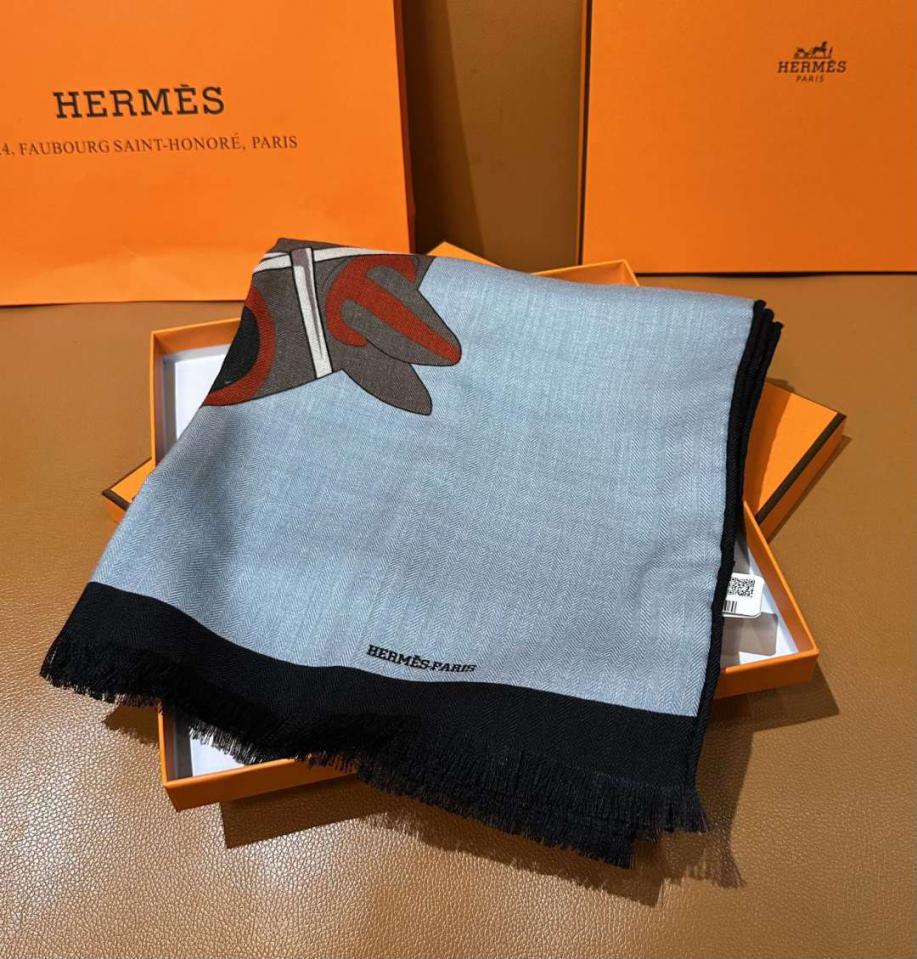 replica,repliche,fake,1:1,earrings,bracelet,ring,jewelry Sciarpa lunga in velluto Hermes, reversibile, di alta qualità, colore tono su tono (X6T3H) replica,repliche,fake,1:1,earrings,bracelet,ring,jewelry Sciarpa lunga in velluto Hermes, reversibile, di alta qualità, colore tono su tono (X6T3H)