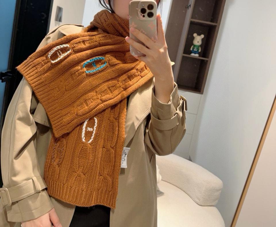 replica,repliche,fake,1:1,earrings,bracelet,ring,jewelry Sciarpa classica Hermès in maglia a trecce con motivo a naso di maiale, stile classico (7ORLA) replica,repliche,fake,1:1,earrings,bracelet,ring,jewelry Sciarpa classica Hermès in maglia a trecce con motivo a naso di maiale, stile classico (7ORLA)