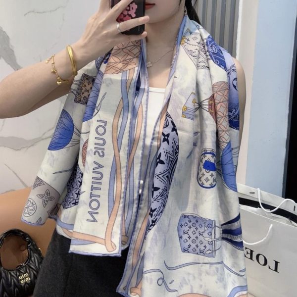 replica,repliche,fake,1:1,earrings,bracelet,ring,jewelry Foulard quadrato in velluto Louis Vuitton 140 cm – Mongolfiera (L9A4M)