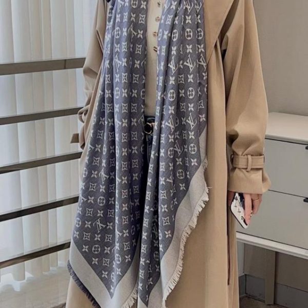 replica,repliche,fake,1:1,earrings,bracelet,ring,jewelry Classico stile Louis Vuitton blu denim con delicato motivo jacquard Monogram (EOEZL)