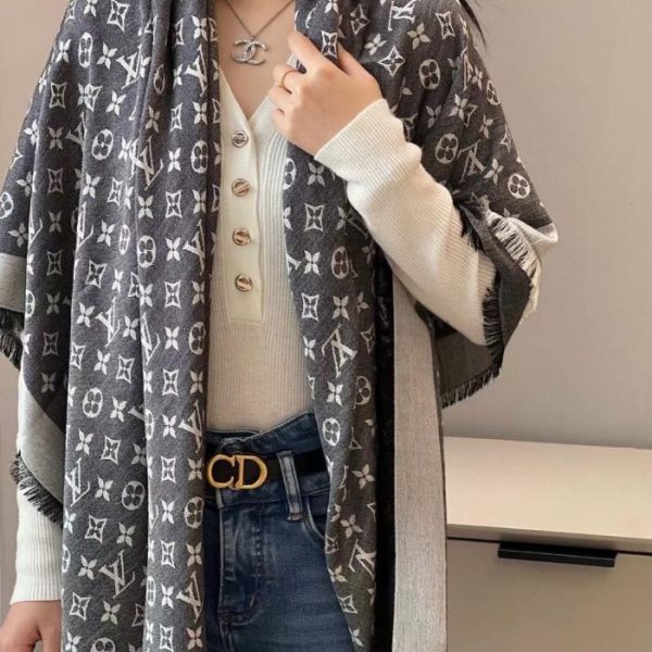 replica,repliche,fake,1:1,earrings,bracelet,ring,jewelry Sciarpa classica LV nera e grigia con delicato motivo jacquard Monogram (SYXCS)