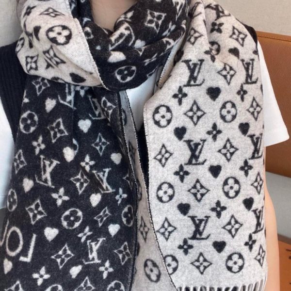 replica,repliche,fake,1:1,earrings,bracelet,ring,jewelry Sciarpa in cashmere in edizione limitata con il classico logo LV e motivo a cuore (JLBXR)