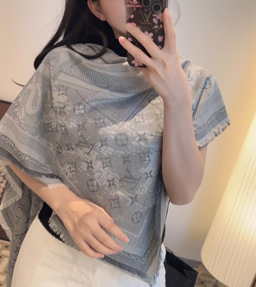 replica,repliche,fake,1:1,earrings,bracelet,ring,jewelry Scialle in lana Louis Vuitton Malles Merveilleuses blu denim, reale (KKAO4) replica,repliche,fake,1:1,earrings,bracelet,ring,jewelry Scialle in lana Louis Vuitton Malles Merveilleuses blu denim, reale (KKAO4)