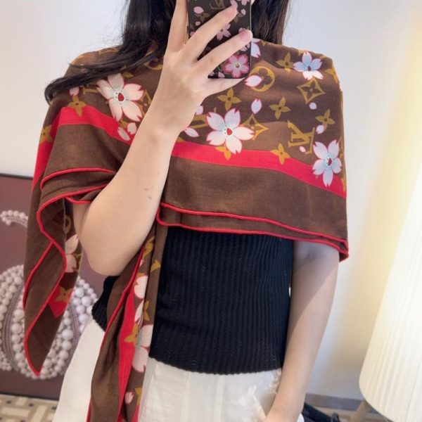 replica,repliche,fake,1:1,earrings,bracelet,ring,jewelry L’ultimo stile boutique di Louis Vuitton, design a forma di fiore di ciliegio (OZM67)