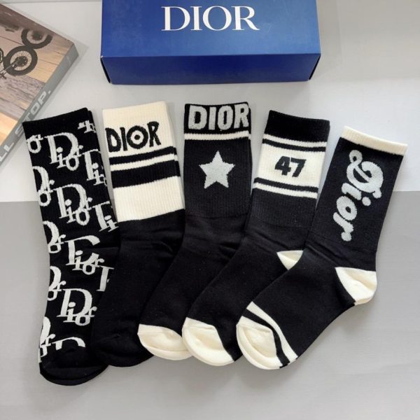 replica,repliche,fake,1:1,earrings,bracelet,ring,jewelry (5 paia per scatola) I nuovi calzini alti fino al ginocchio a coste con stampa a lettere di Dior! Stessa fantasia delle lettere presenti nelle boutique (FDUFI)