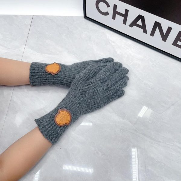 Nuovi guanti in lana MONCLER (AJ91H) - Disponibili presso i rivenditori autorizzati