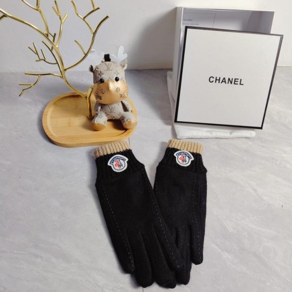 replica,repliche,fake,1:1,earrings,bracelet,ring,jewelry Nuovi guanti in lana MONCLER (E09SU) – Disponibili nei grandi magazzini