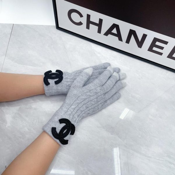 replica,repliche,fake,1:1,earrings,bracelet,ring,jewelry I nuovi guanti di lana Chanel (OZFHB) sono ora disponibili nelle boutique.