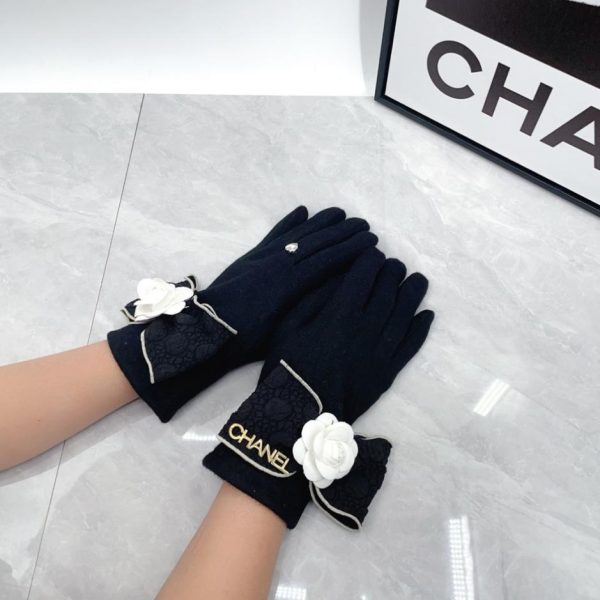 replica,repliche,fake,1:1,earrings,bracelet,ring,jewelry I nuovi guanti di lana Chanel (KNDZ7) sono ora disponibili nelle boutique.