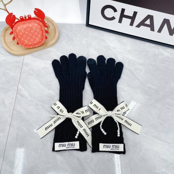 replica,repliche,fake,1:1,earrings,bracelet,ring,jewelry Guanti in lana nuova MIUMIU (W7OV7) – Disponibili nei grandi magazzini