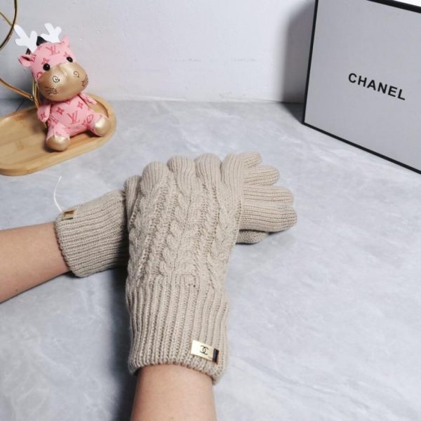 replica,repliche,fake,1:1,earrings,bracelet,ring,jewelry I nuovi guanti di lana Chanel (04H6O) sono ora disponibili nelle boutique.