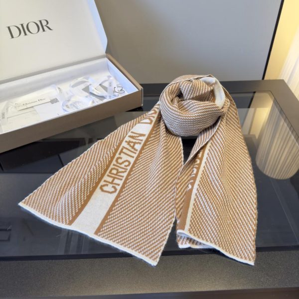replica,repliche,fake,1:1,earrings,bracelet,ring,jewelry Dior Autunno/Inverno: Nuovi arrivi in ​​maglia con stampa di lettere (7BJ77)