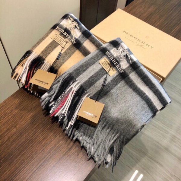 replica,repliche,fake,1:1,earrings,bracelet,ring,jewelry L’ultimo stile boutique di Burberry: scialle e sciarpa in cashmere di alta qualità (ON1EM)