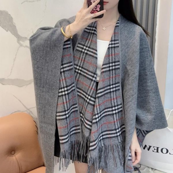 replica,repliche,fake,1:1,earrings,bracelet,ring,jewelry Mantella/scialle reversibile con motivo check classico britannico Burberry (L1ROQ)