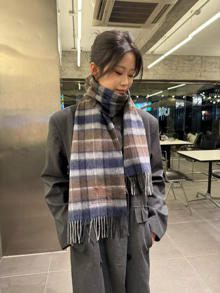 replica,repliche,fake,1:1,earrings,bracelet,ring,jewelry Lo squisito ricamo equestre di Burberry rende questa sciarpa (5Z4OK) davvero unica. replica,repliche,fake,1:1,earrings,bracelet,ring,jewelry Lo squisito ricamo equestre di Burberry rende questa sciarpa (5Z4OK) davvero unica.