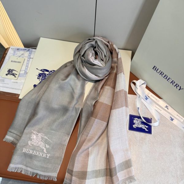 replica,repliche,fake,1:1,earrings,bracelet,ring,jewelry Nuovo arrivo: sciarpa in cashmere a doppio strato Burberry (LL8BU)