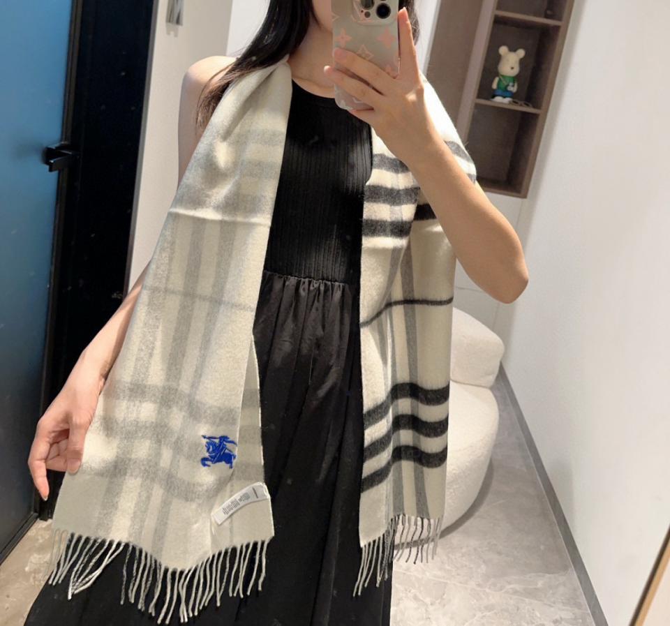 replica,repliche,fake,1:1,earrings,bracelet,ring,jewelry Sciarpa lunga classica Burberry in cashmere (FU5NA) replica,repliche,fake,1:1,earrings,bracelet,ring,jewelry Sciarpa lunga classica Burberry in cashmere (FU5NA)