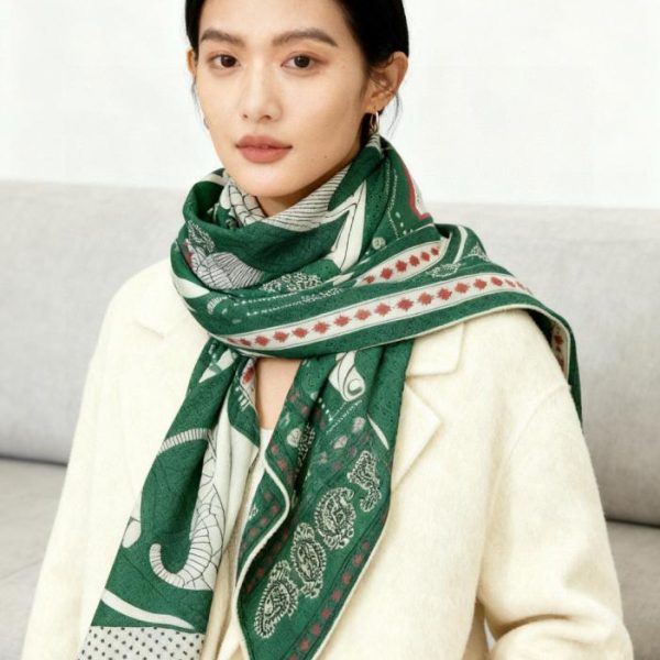 replica,repliche,fake,1:1,earrings,bracelet,ring,jewelry Fazzoletto reversibile in cashmere Hermès dello stesso colore (KMECB)