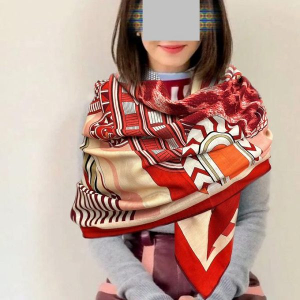 replica,repliche,fake,1:1,earrings,bracelet,ring,jewelry Nuova sciarpa di seta Hermès (9GND7)