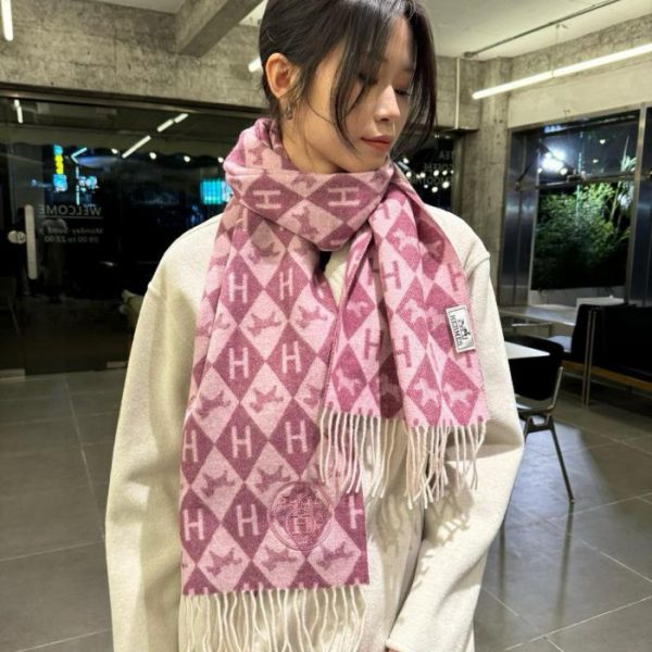 replica,repliche,fake,1:1,earrings,bracelet,ring,jewelry Nuova sciarpa in cashmere della sfilata di moda di HERMES a Parigi (0233N)