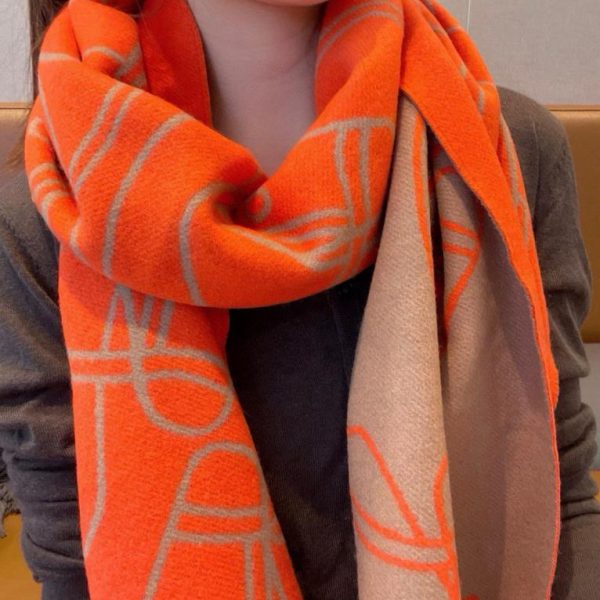 replica,repliche,fake,1:1,earrings,bracelet,ring,jewelry Sciarpa in cashmere Hermes Casaque Entrelacs Equestres (NY9GW)