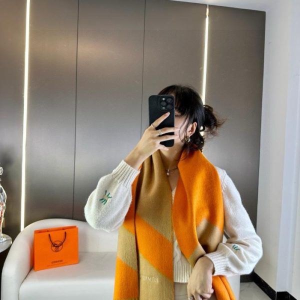 Sciarpa Hermes Large H con nappa spessa in jacquard bifacciale (O7NQ2)
