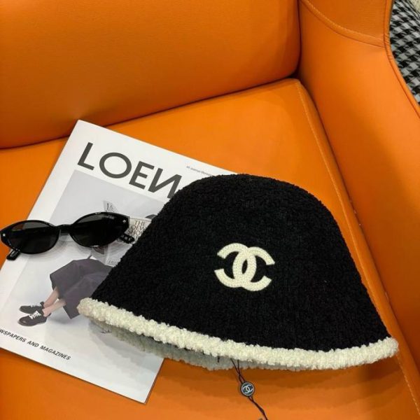 replica,repliche,fake,1:1,earrings,bracelet,ring,jewelry Novità autunno/inverno CHANEL: cappello da pescatore in lana d’agnello con motivo color block (SWXK3)