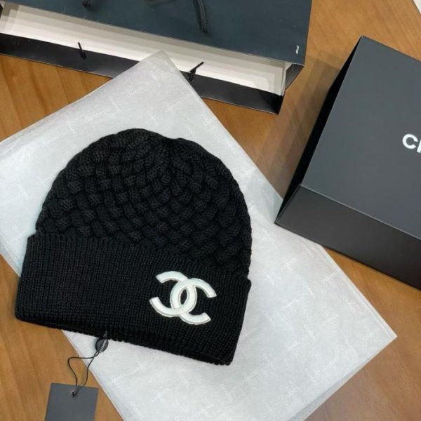 replica,repliche,fake,1:1,earrings,bracelet,ring,jewelry Berretto lavorato a maglia CHANEL in nero, bianco e rosa (KL0K5)