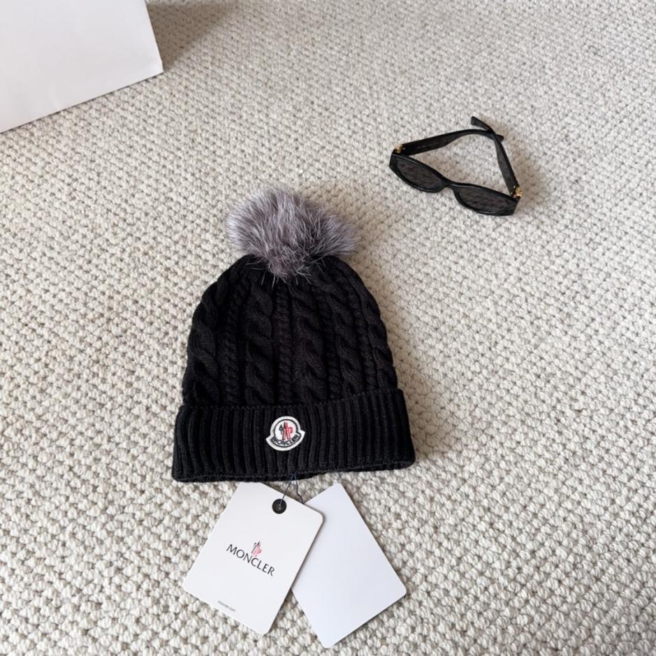replica,repliche,fake,1:1,earrings,bracelet,ring,jewelry Cappello in lana lavorato a maglia da donna Moncler autunno/inverno con morbida e calda texture in cashmere (1UNJJ) replica,repliche,fake,1:1,earrings,bracelet,ring,jewelry Cappello in lana lavorato a maglia da donna Moncler autunno/inverno con morbida e calda texture in cashmere (1UNJJ)